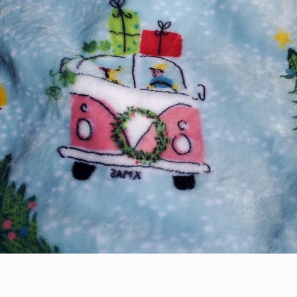 VW Christmas Blanket-NWT - Picture 3 of 6
